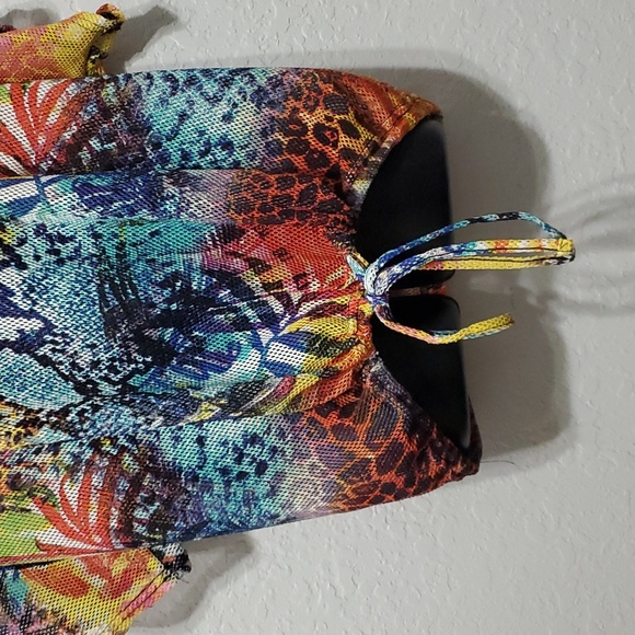 Full Circle Plus Multicolor Mesh Batwing Cropped Top Size 3X - Picture 3 of 8